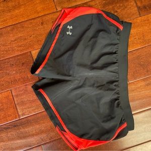 Under Armour shorts Women’s Large Black Salmon Pink Loose Built in Brief Heat Gr